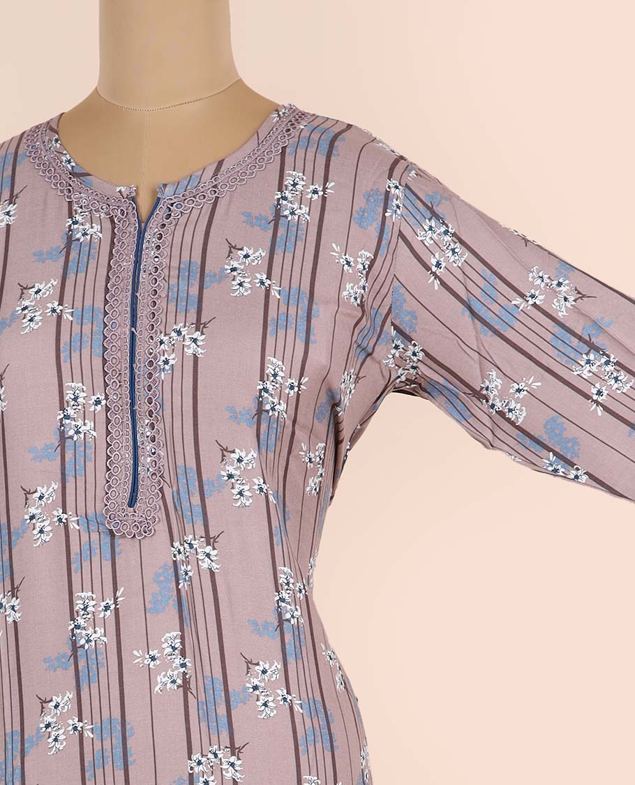 Blue stripes & floral motifs printed round-neck 3/4th-sleeve nighty - Image 5