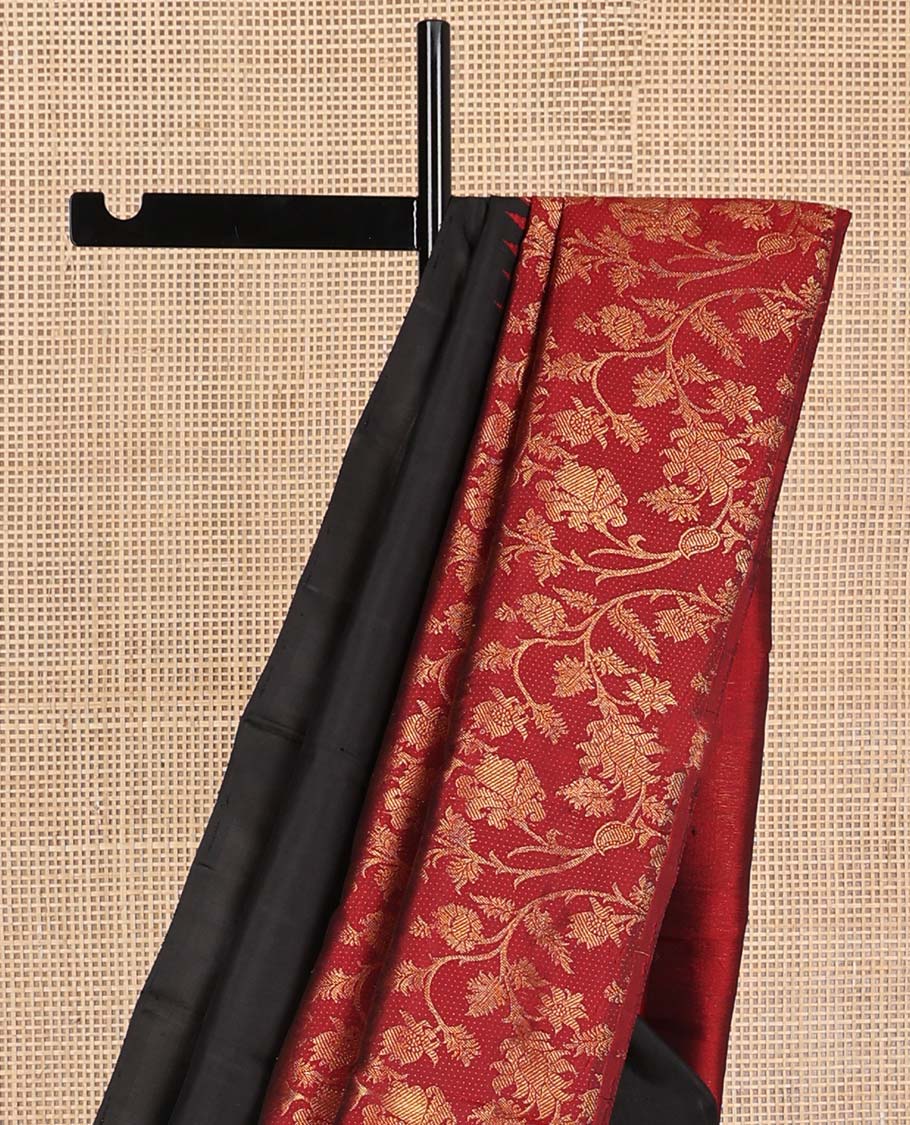 Borderless black and red plain and floral jaal jacquard design half-and-half samudrika silk saree, zari-rich seppu rekku pallu - Image 4