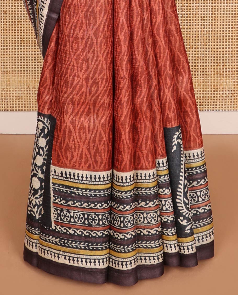 Maroon ogee design tussar saree with contrast floral design border & block floral print design pallu - Image 6