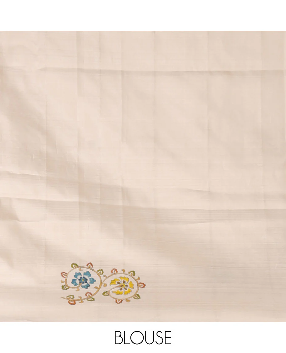 Enthralling cream kalamkari hand-painted silk saree featuring zari buttas with kalamkari floral vine, peacock, deer, & elephant motifs - Image 4