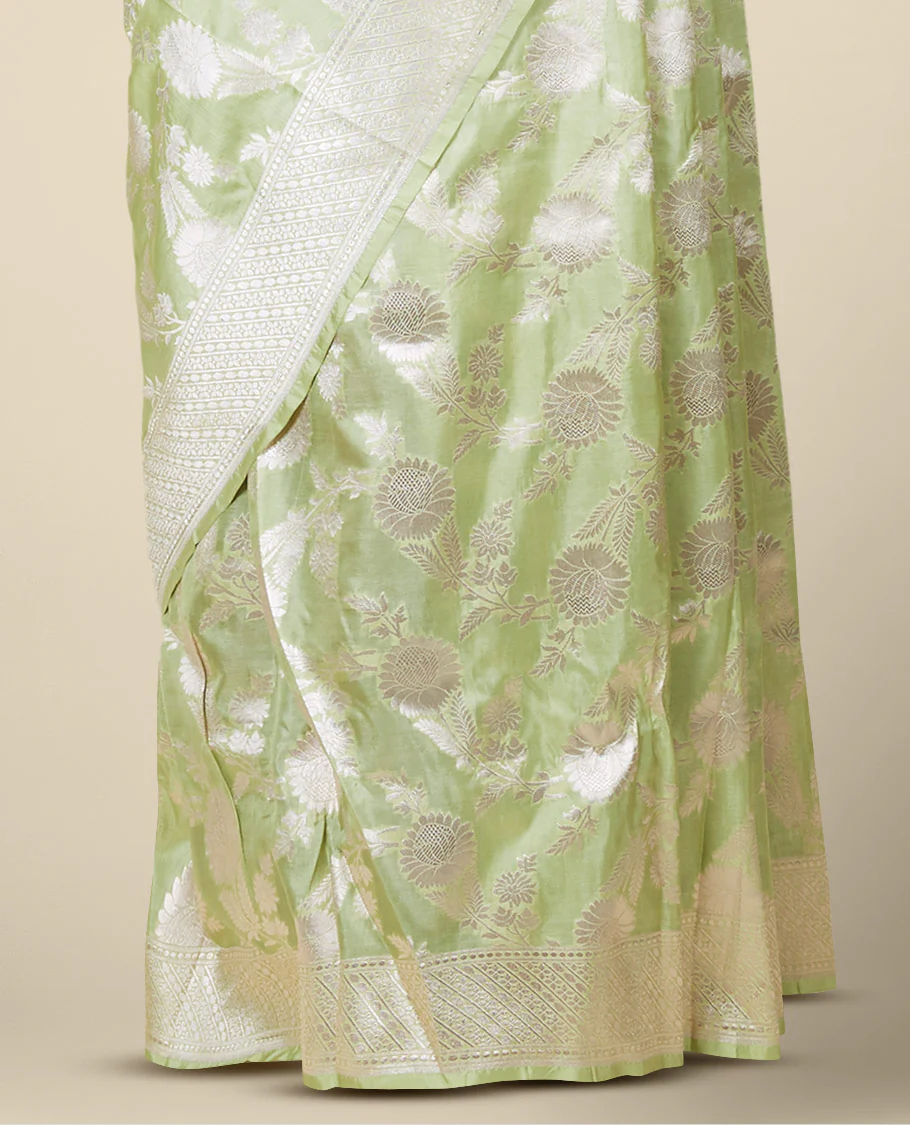 Green floral jaal jacquard banaras silk saree, zari border & pallu of intricate designs - Image 3
