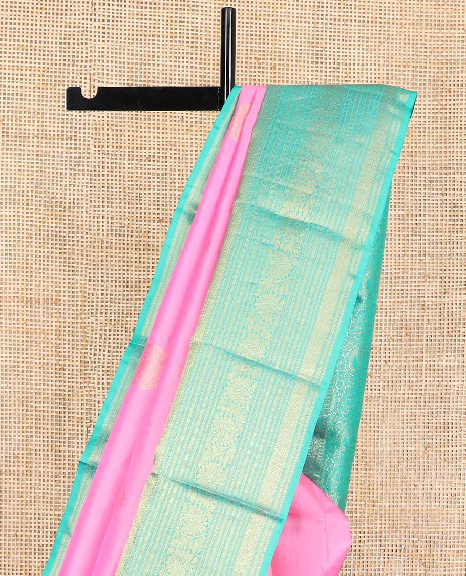 Pink floral buttas Vasundhara silk saree with contrast border of thilakam mokku, muthu, ara maadam, kodi visiry design & paisley, floral design pallu - Image 4
