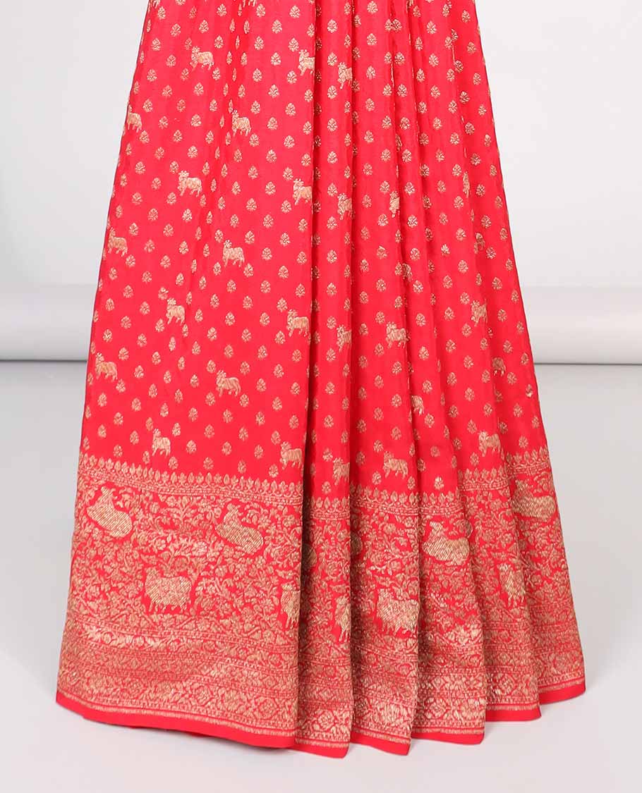 Red floral motifs banaras silk saree with self zari design border & intricate floral zari design pallu - Image 4